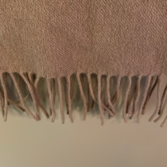 Camel scarf. 15% cashmere and 85% merino. Measures 52x11 1/2”. - Picture 3 of 3